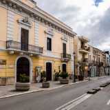 Poco pi� avanti attira la nostra attenzione l�ottocentesco Palazzo Conte Sabini, sede del Municipio fino al 1927 e ora gestito da diversi enti tra cui la ProLoco